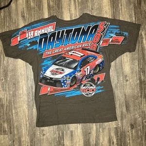 2017 Daytona 500 T-shirt, Like NEW- Large hit on front and pack size XL